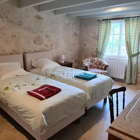 Dependance Chateau De La Beauze 펜션 *