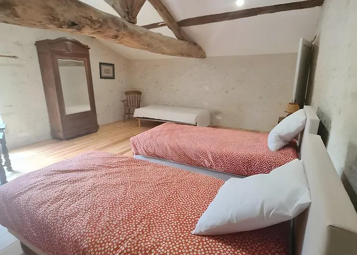 Dom wakacyjny Dependance Chateau De La Beauze *